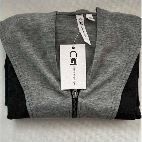 NEW! Cable & Gauge Zip Up with Thumbholes size small 
No Hood - Picture 2 of 8